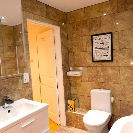 Villa 4-bedroom For 7-9 Guests Family & Group Getaway