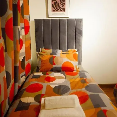 4-bedroom For 7-9 Guests Family & Group Getaway Villa